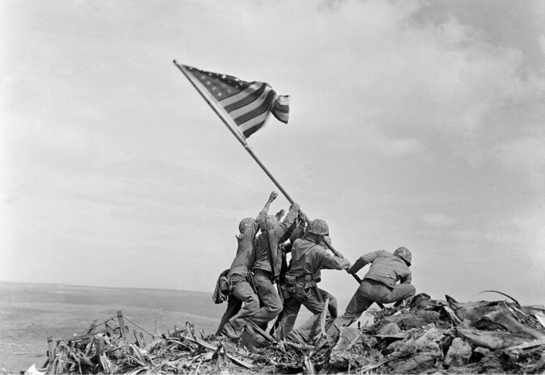 25 Photos That Changed The World History - Oldest.org