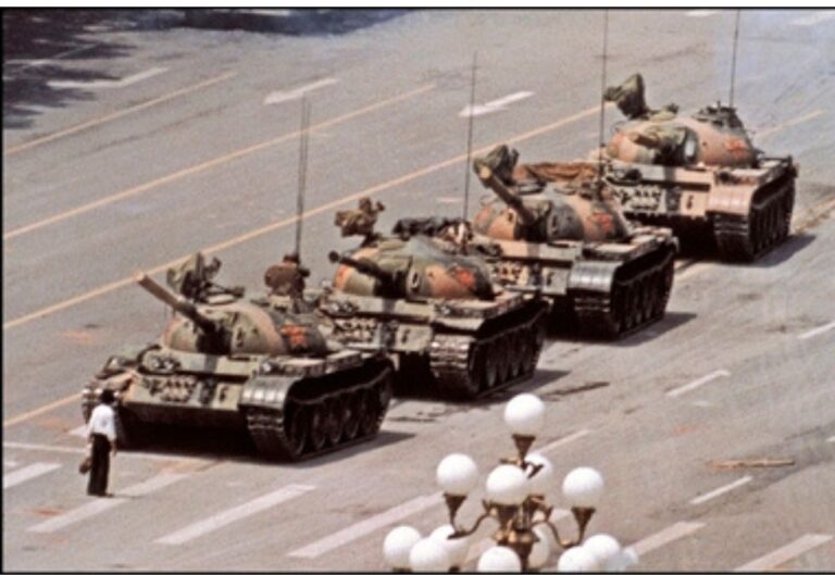 25 Photos That Changed The World History - Oldest.org