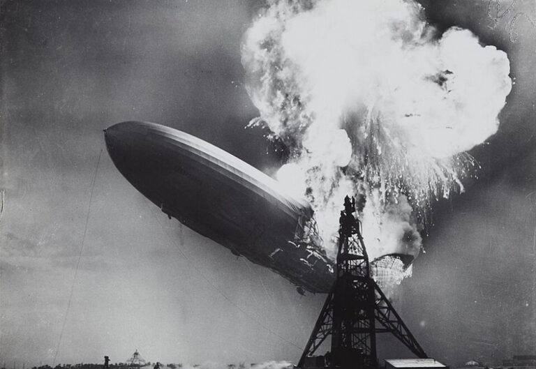 25 Photos That Changed The World History - Oldest.org