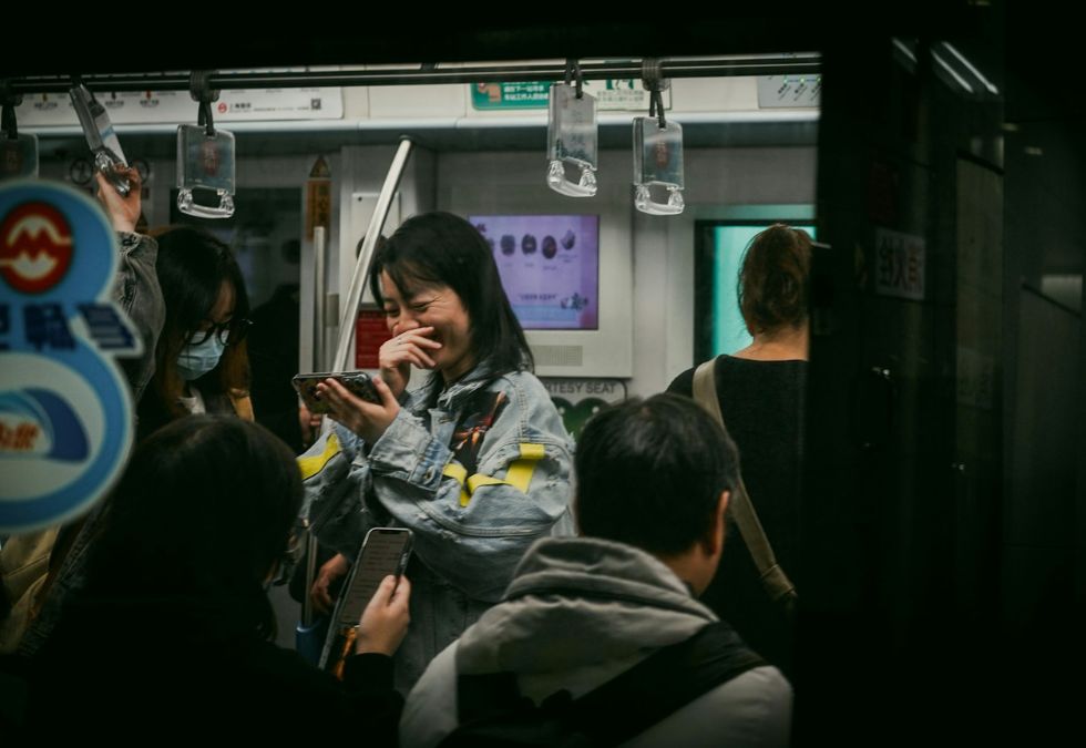 eating on public transport